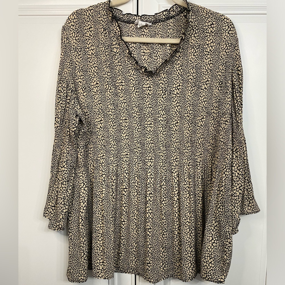 Chloe + Rene Women’s Size Large V-Neck Cream and Black Boho Blouse Billowy